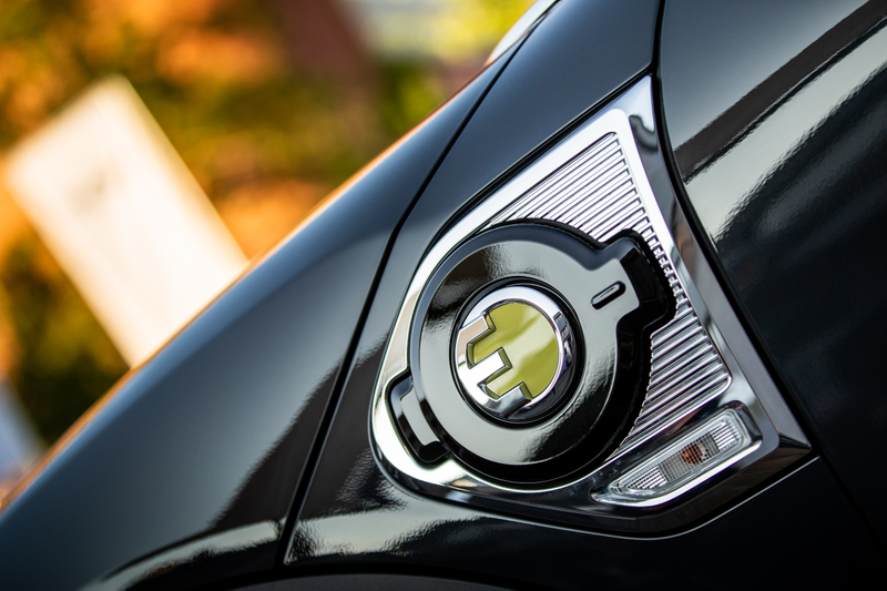 Illustration for article titled The Electric Mini Cooper SE Is a Lot of Fun. But Is That Enough?